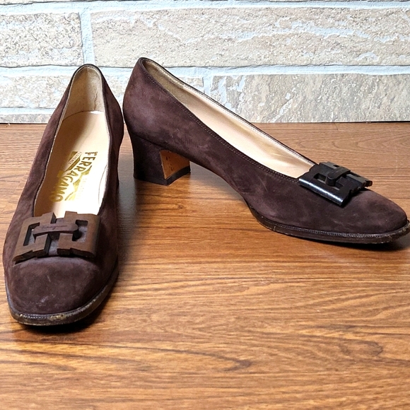 FERRAGAMO Suede Block Heel Wooden Hardware Detail Brown Narrow - Picture 1 of 13